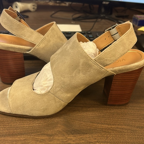 Vionic Perk Bianca Suede Sandal - Picture 5 of 5